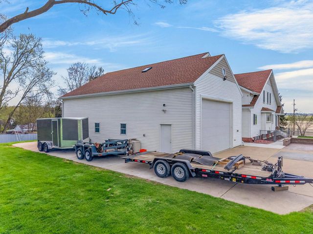 S25W27133 Rocky Hills COURT, Waukesha, WI 53188