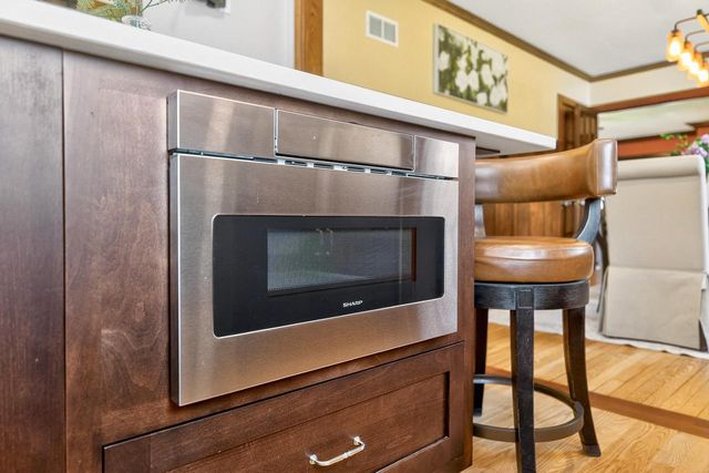 S25W27133 Rocky Hills COURT, Waukesha, WI 53188