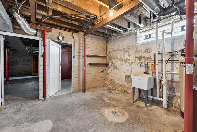 S25W27133 Rocky Hills COURT, Waukesha, WI 53188