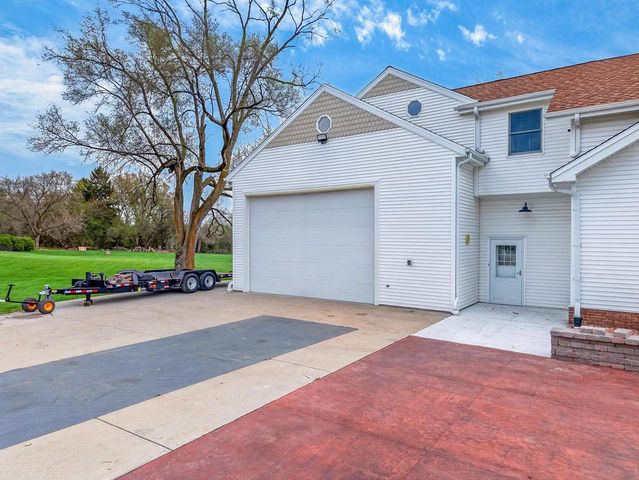 S25W27133 Rocky Hills COURT, Waukesha, WI 53188