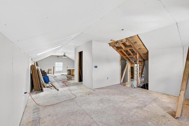 S25W27133 Rocky Hills COURT, Waukesha, WI 53188