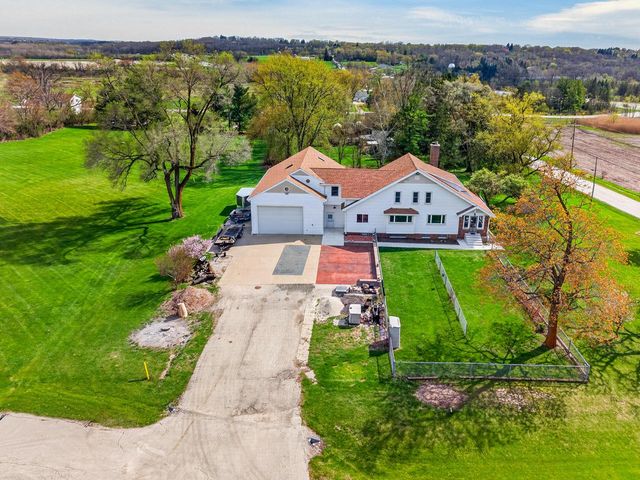 S25W27133 Rocky Hills COURT, Waukesha, WI 53188