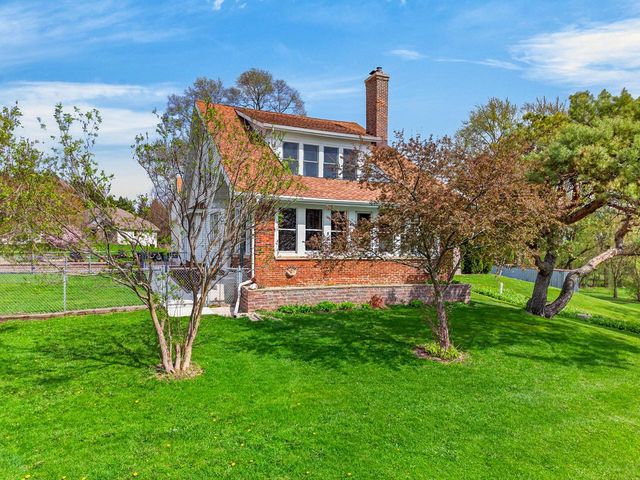 S25W27133 Rocky Hills COURT, Waukesha, WI 53188