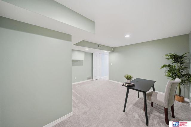 7545 Karl Drive, Lincoln, NE 68516