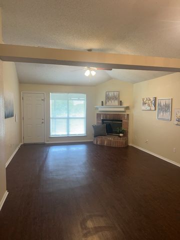 10409 Pleasant Mound Drive, Fort Worth, TX 76108