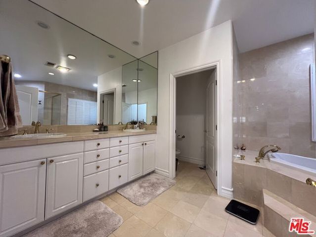 3128 Club Drive, Los Angeles, CA 90064