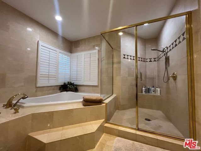 3128 Club Drive, Los Angeles, CA 90064