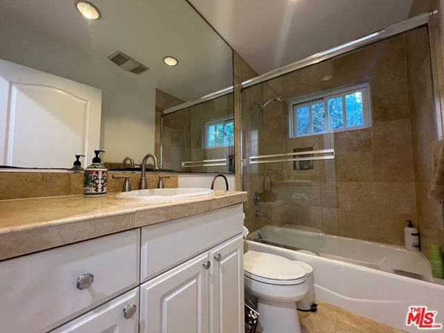 3128 Club Drive, Los Angeles, CA 90064