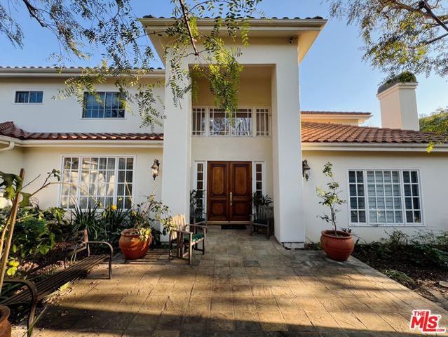 3128 Club Drive, Los Angeles, CA 90064