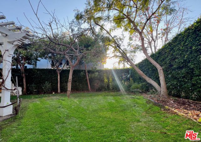 3128 Club Drive, Los Angeles, CA 90064