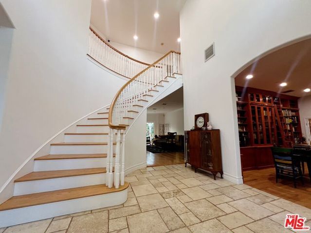 3128 Club Drive, Los Angeles, CA 90064