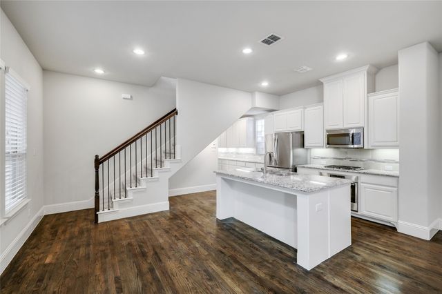 620 Surrey Lane, Flower Mound, TX 75022