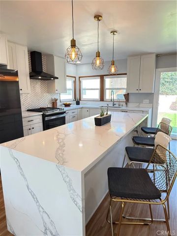 115 W Valencia Avenue B, Anaheim, CA 92805