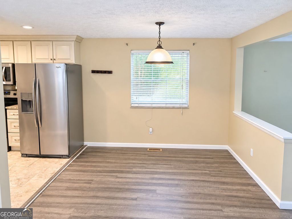 5104 Rock Glen Drive, Stone Mountain, GA 30088 — photo 3