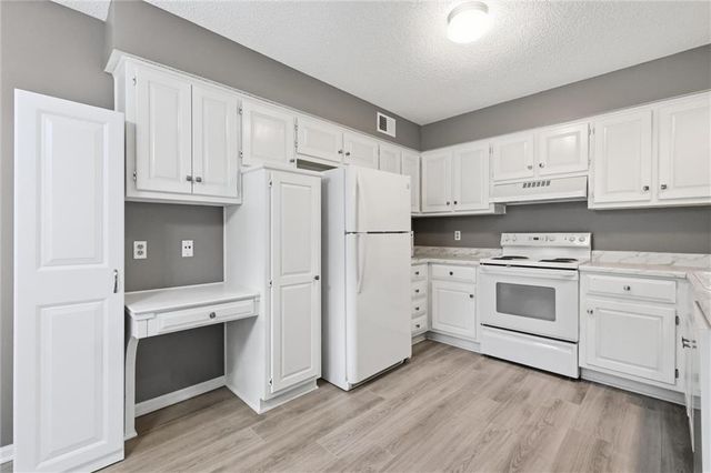 15724 Travis Street, Overland Park, KS 66223