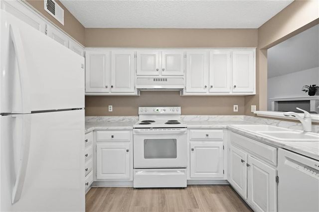 15724 Travis Street, Overland Park, KS 66223