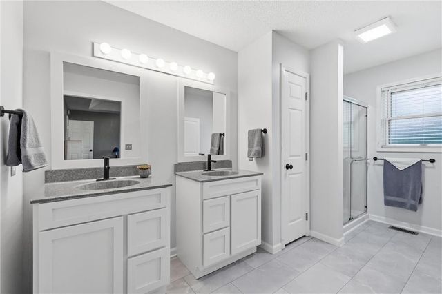 15724 Travis Street, Overland Park, KS 66223