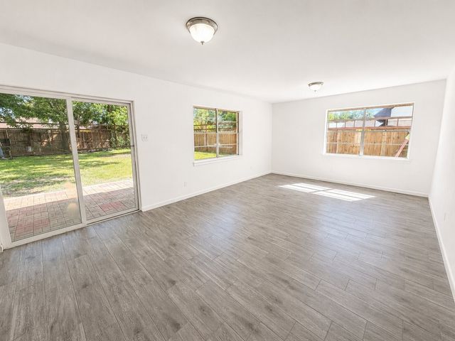 2309 E Mitchell Street, Arlington, TX 76010