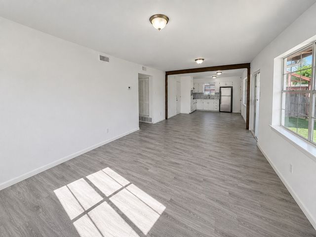 2309 E Mitchell Street, Arlington, TX 76010
