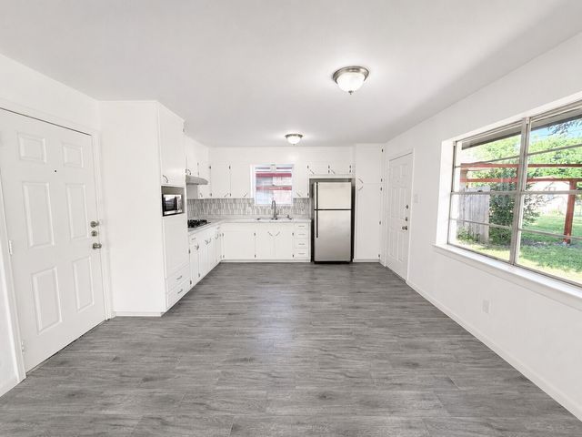 2309 E Mitchell Street, Arlington, TX 76010
