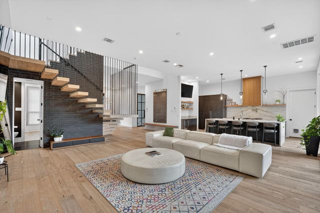 6143 Hurst Street, Houston, TX 77008