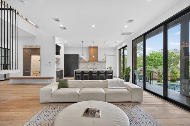 6143 Hurst Street, Houston, TX 77008