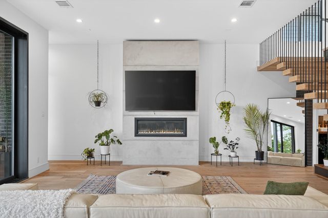 6143 Hurst Street, Houston, TX 77008