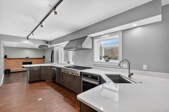 22321 Cascade Drive, Novi, MI 48375