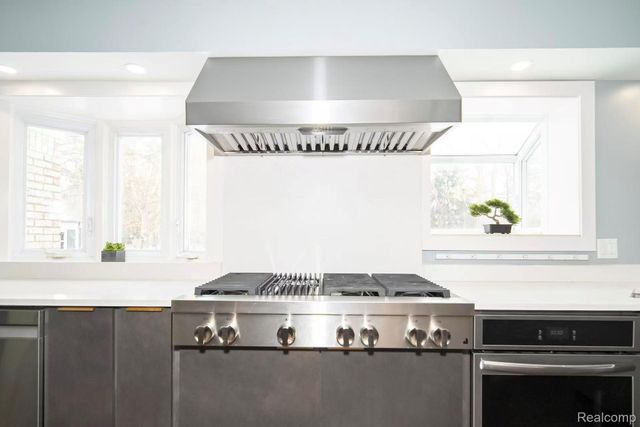 22321 Cascade Drive, Novi, MI 48375