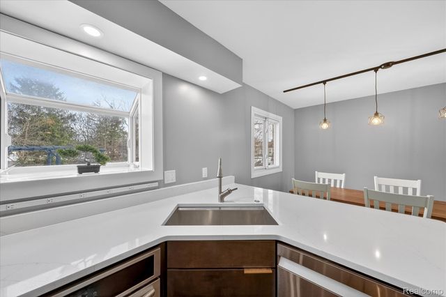 22321 Cascade Drive, Novi, MI 48375