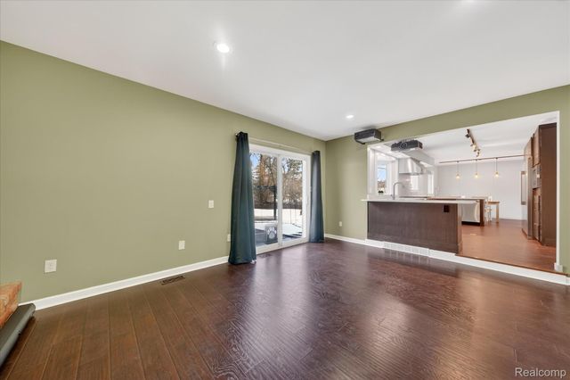 22321 Cascade Drive, Novi, MI 48375