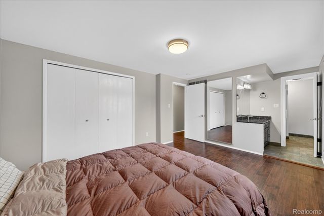 22321 Cascade Drive, Novi, MI 48375