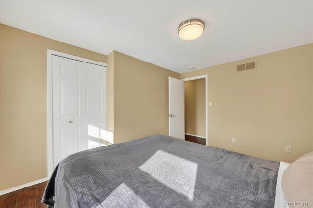 22321 Cascade Drive, Novi, MI 48375