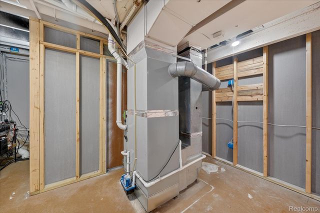 22321 Cascade Drive, Novi, MI 48375