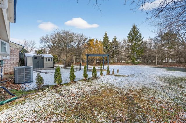 22321 Cascade Drive, Novi, MI 48375