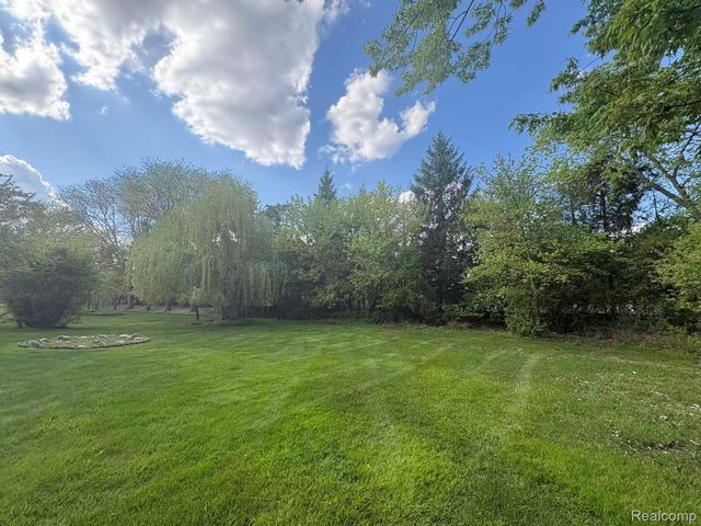 22321 Cascade Drive, Novi, MI 48375
