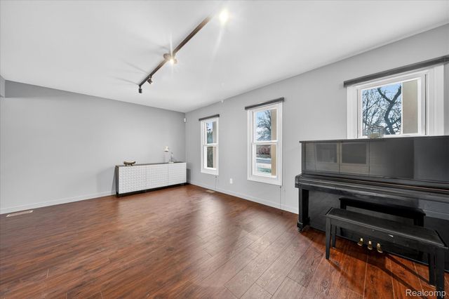 22321 Cascade Drive, Novi, MI 48375