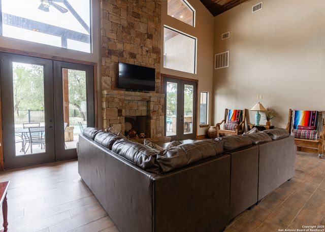 24 morning dew, Concan, TX 78838