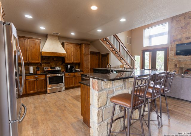 24 morning dew, Concan, TX 78838