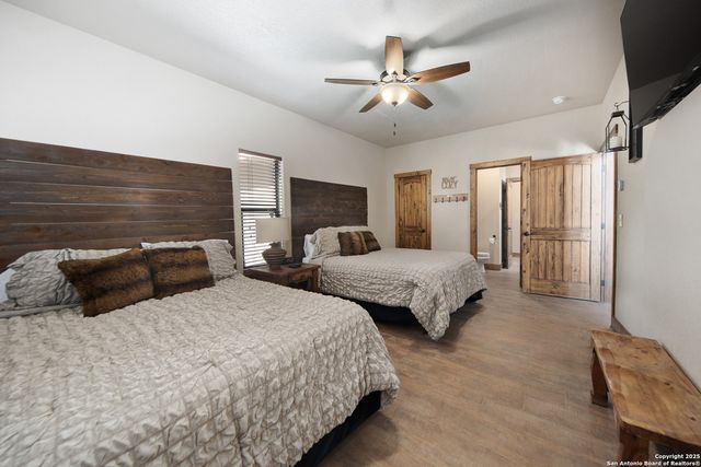 24 morning dew, Concan, TX 78838