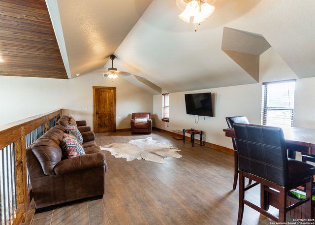 24 morning dew, Concan, TX 78838