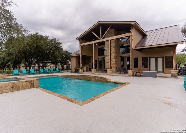 24 morning dew, Concan, TX 78838