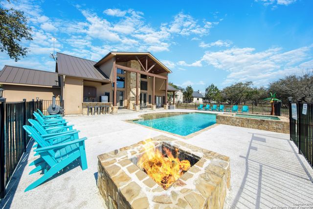 24 morning dew, Concan, TX 78838