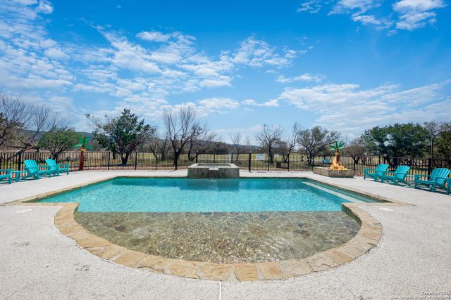 24 morning dew, Concan, TX 78838