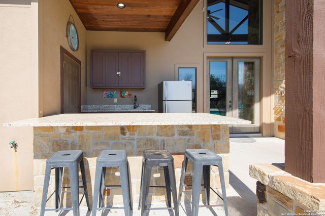 24 morning dew, Concan, TX 78838