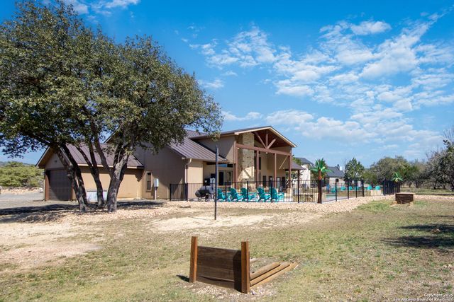 24 morning dew, Concan, TX 78838