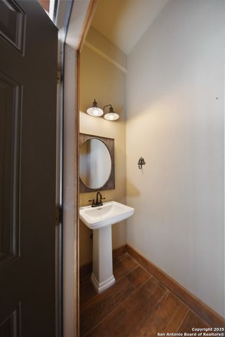 24 morning dew, Concan, TX 78838