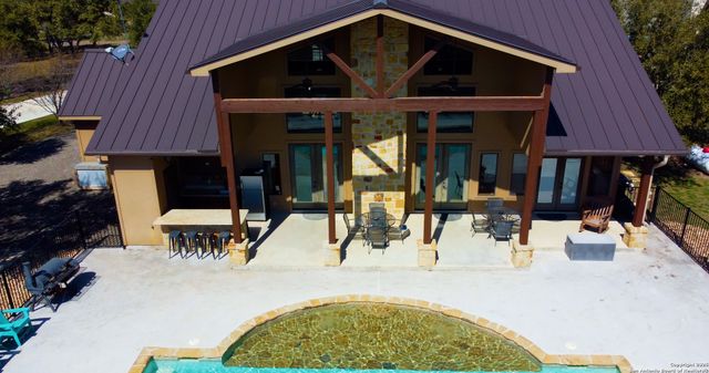 24 morning dew, Concan, TX 78838