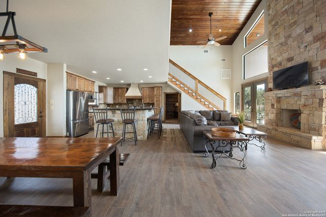 24 morning dew, Concan, TX 78838