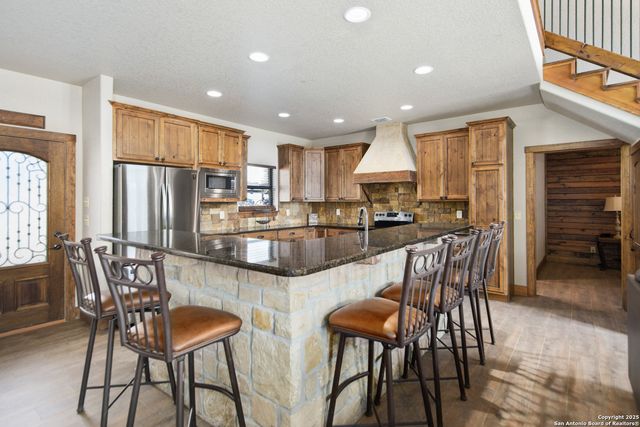 24 morning dew, Concan, TX 78838